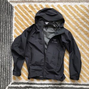 NEW Arc’teryx Beta SL Hybrid Black Jacket - US Small